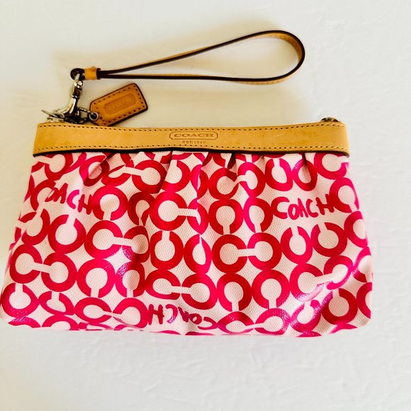 COACH COATED CANVAS AND LEATHER WRISTLET CLUTCH BARBIECORE - Picture 1 of 9
